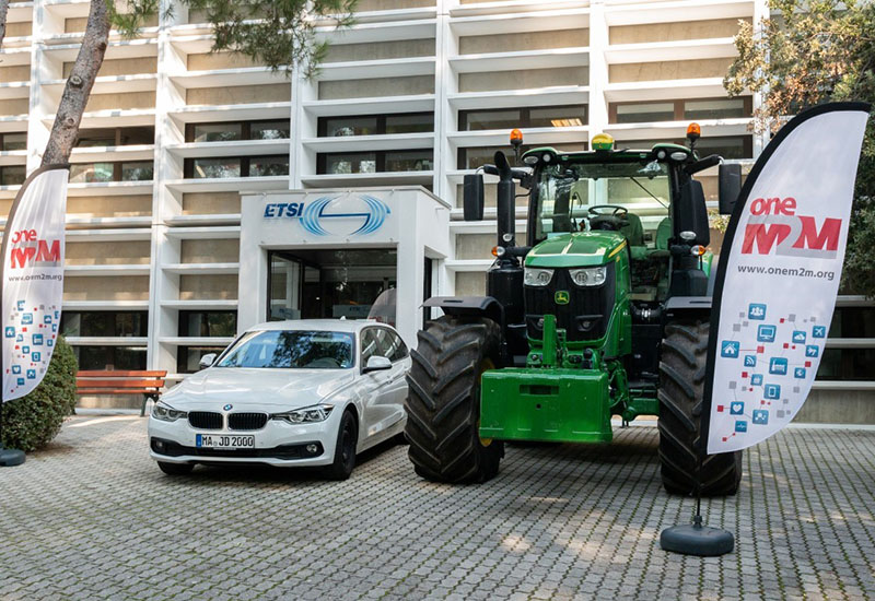 Image showing tractor and car connected in front of ETSI building